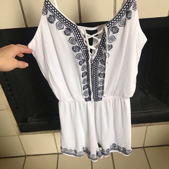 White Embroidered Romper - Picture 2 of 5